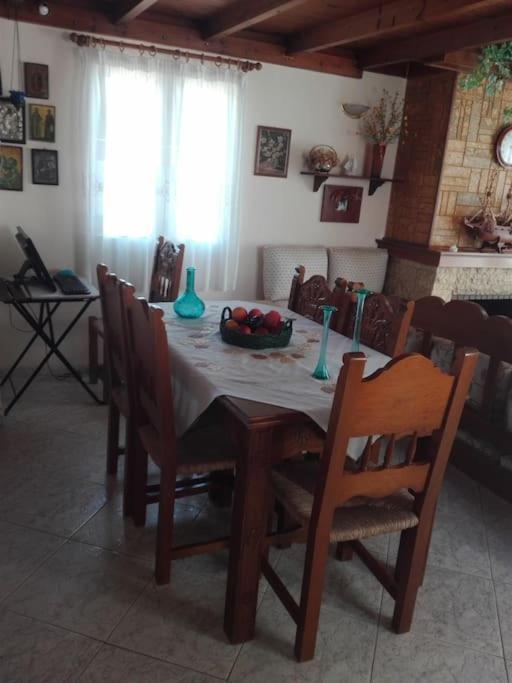 Pan Family House Apartment ฟิรา ภายนอก รูปภาพ